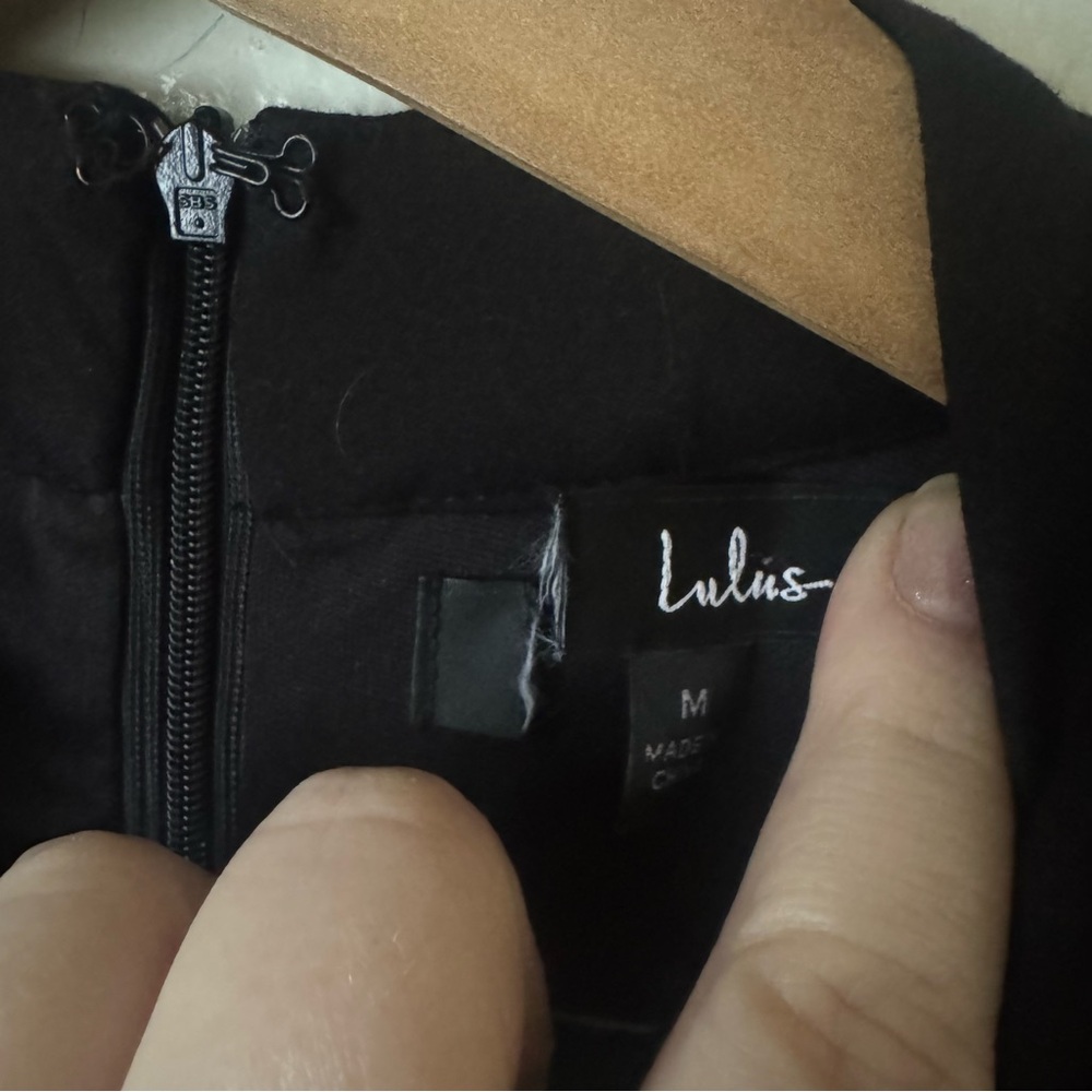 Lulus | Lace Up Your Sleeve Black Lace Long Sleeve Bodycon Dress - Picture 4 of 8